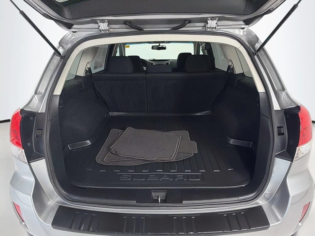 Used 2011 Subaru Outback 2.5i Premium w/ All-Weather Pkg AWD/4WD image 23