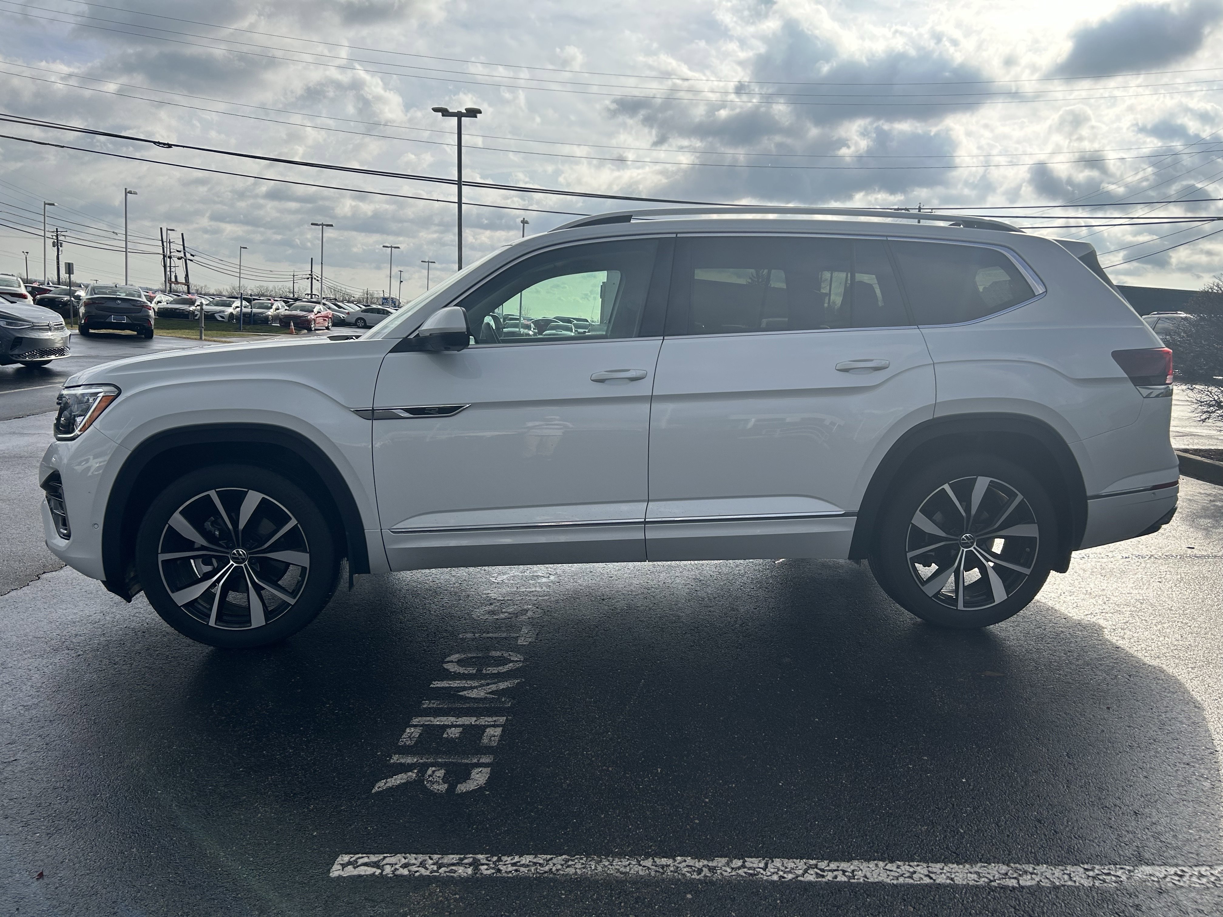 New 2026 Volkswagen Atlas SEL Premium R-Line image 4