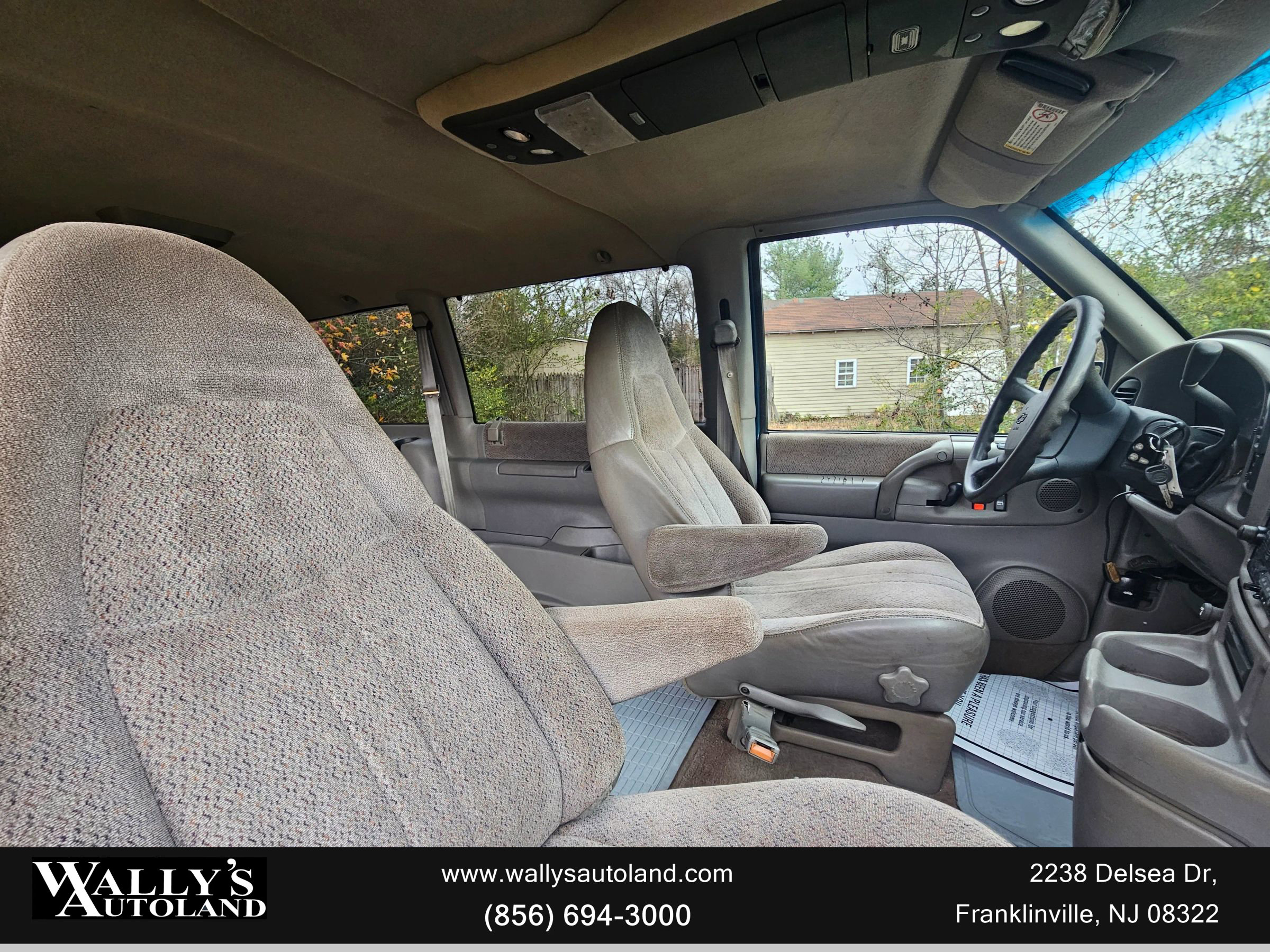 Used 1999 Chevrolet Astro AWD Passenger image 8