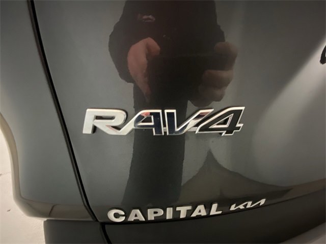 Used 2020 Toyota RAV4 XLE image 12