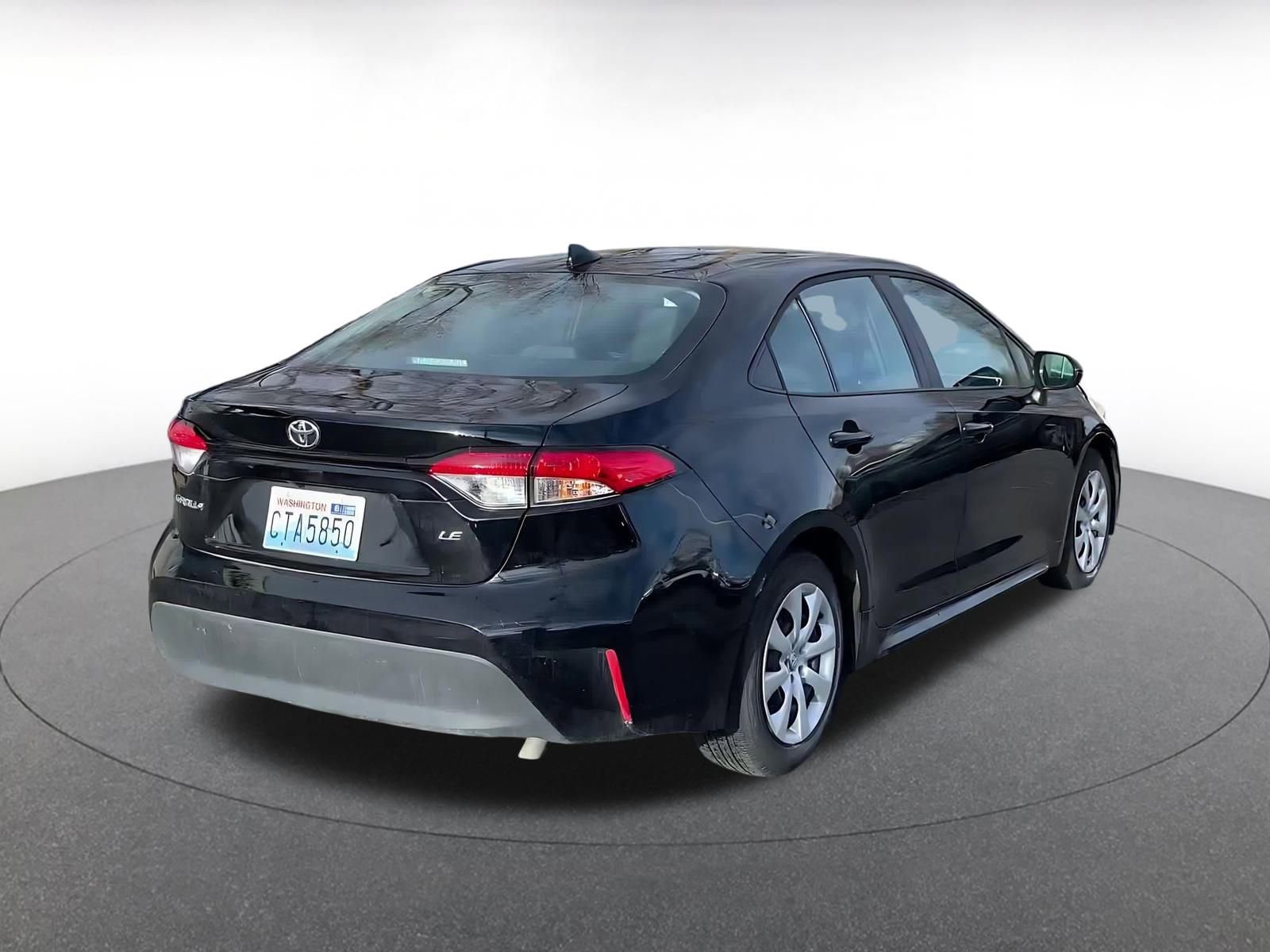 Used 2025 Toyota Corolla LE image 14