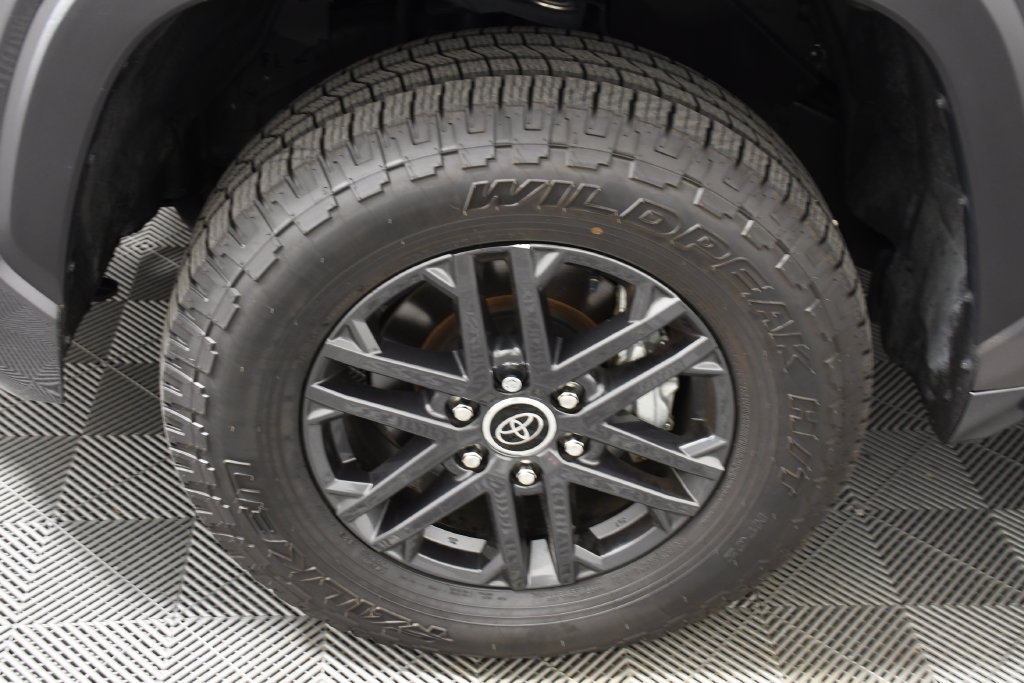 Used 2023 Toyota Tundra SR5 w/ SR5 Convenience Package AWD/4WD image 11