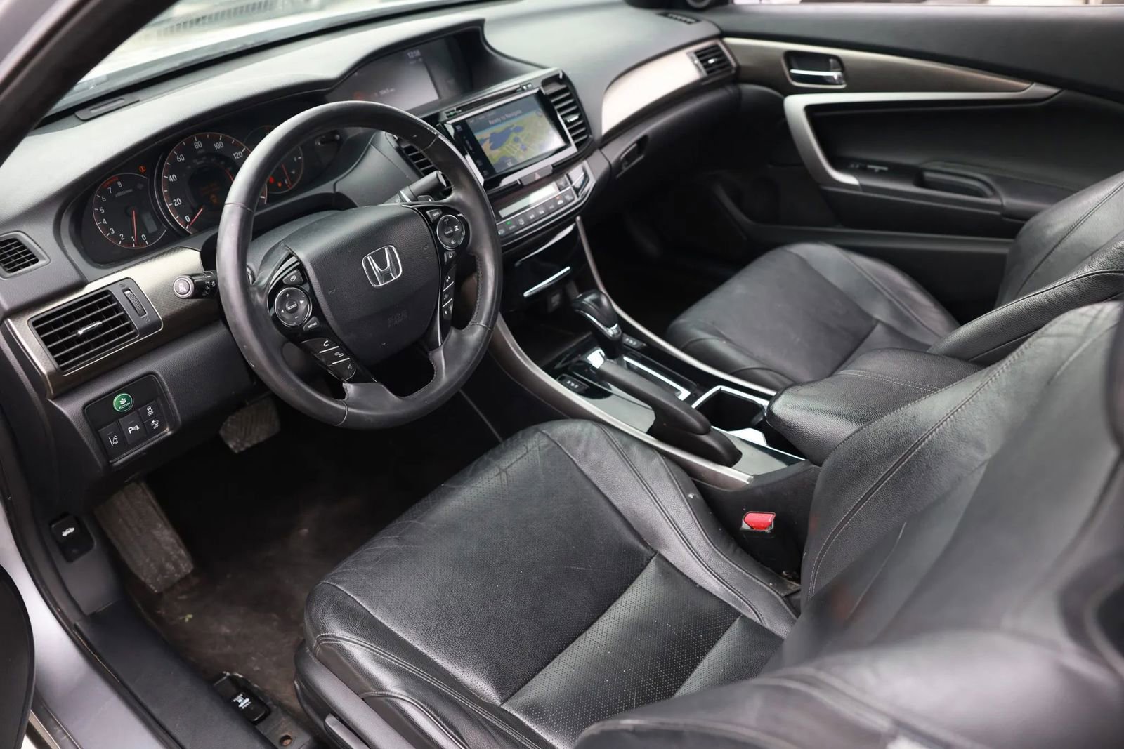 Used 2016 Honda Accord Touring image 13