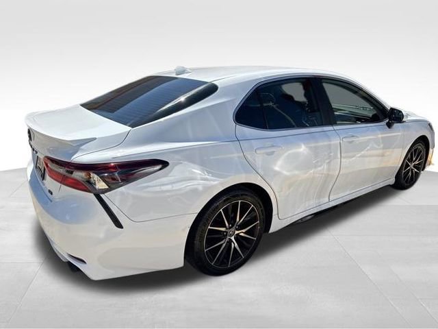 Used 2023 Toyota Camry SE image 6