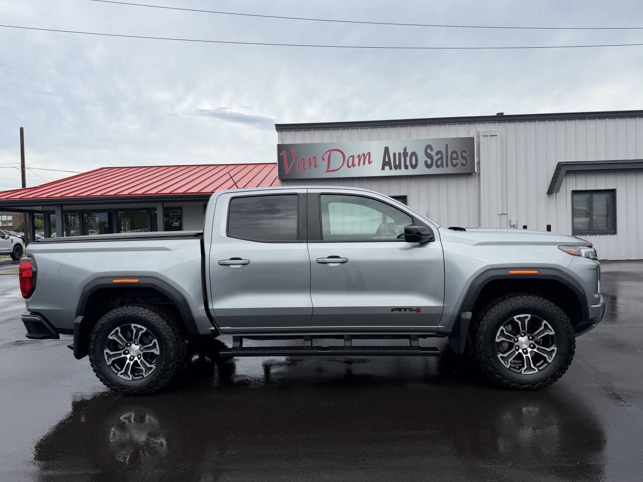 Used 2024 GMC Canyon AT4 w/ AT4 Premium Package AWD/4WD image 1
