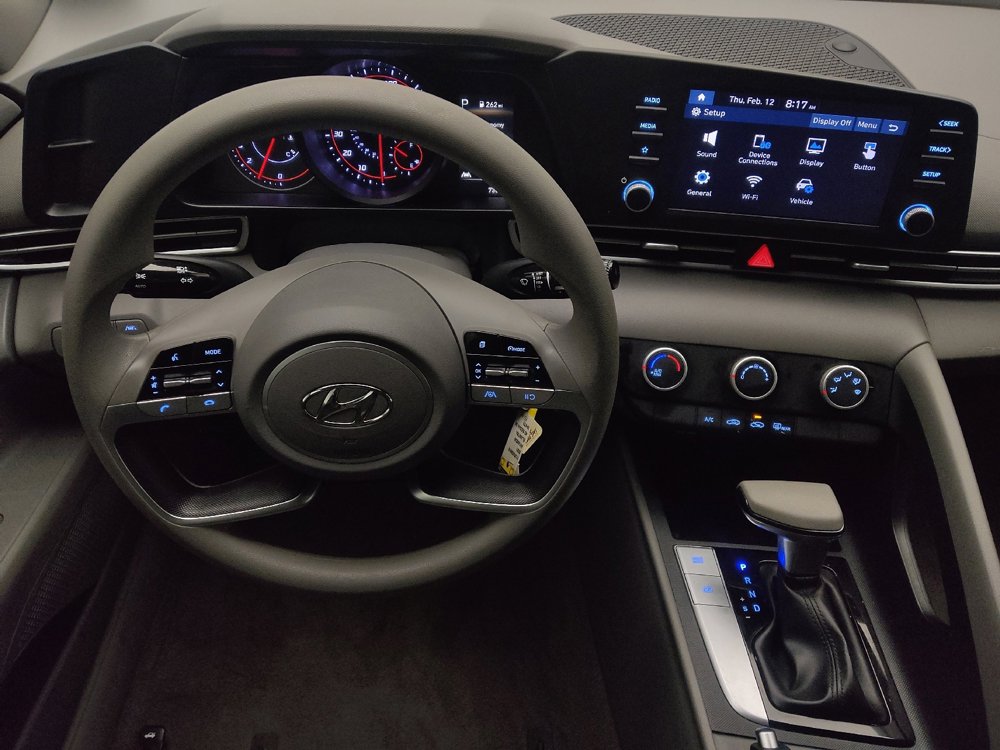 Used 2021 Hyundai Elantra SE image 22