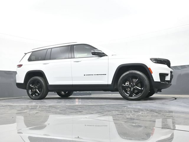 Used 2023 Jeep Grand Cherokee L Laredo AWD/4WD image 53