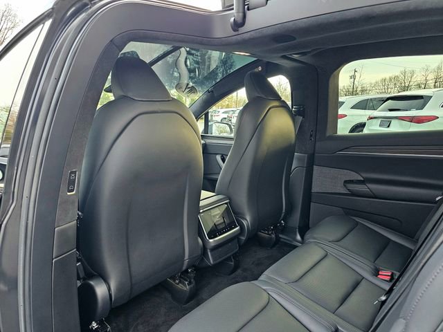 Used 2024 Tesla Model X image 24