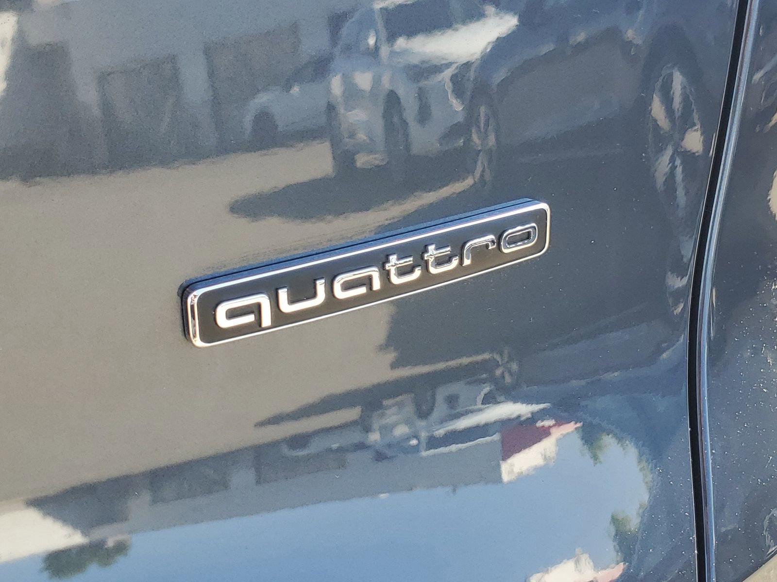 Used 2025 Audi Q5 Premium w/ Convenience Package image 8