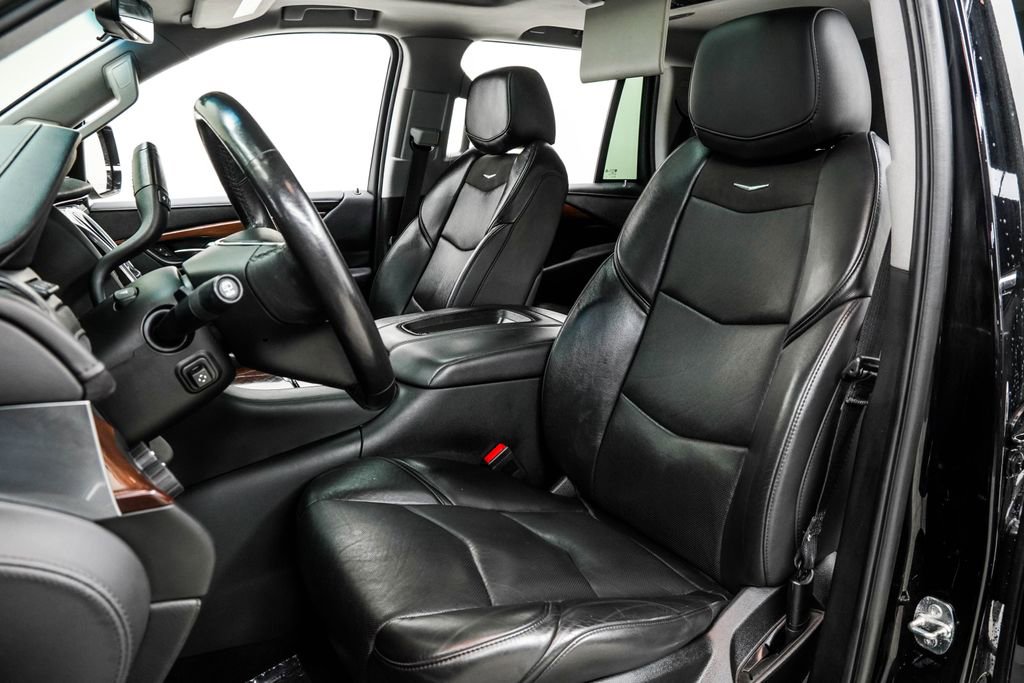 Used 2020 Cadillac Escalade Luxury image 15