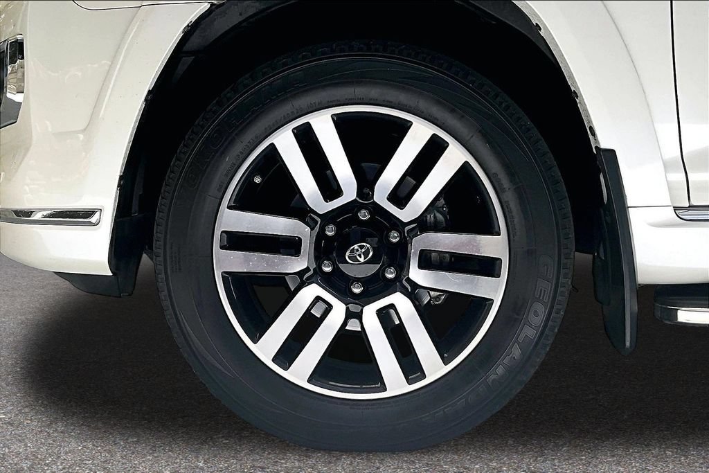 Used 2016 Toyota 4Runner Limited AWD/4WD image 38
