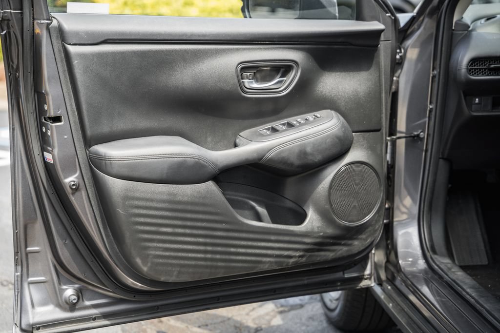 Used 2023 Honda HR-V LX image 32