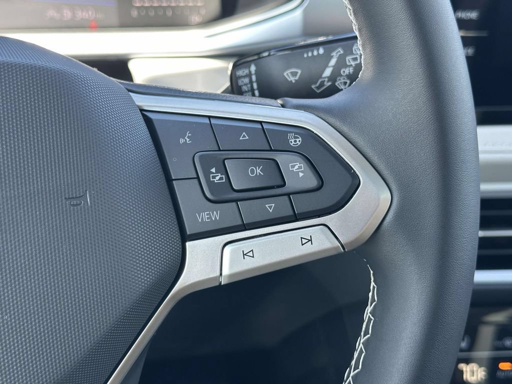 New 2026 Volkswagen Taos SE FWD image 18
