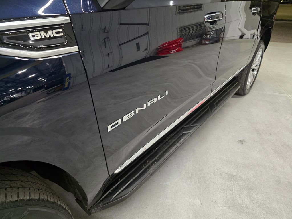 Used 2022 GMC Yukon XL Denali image 11