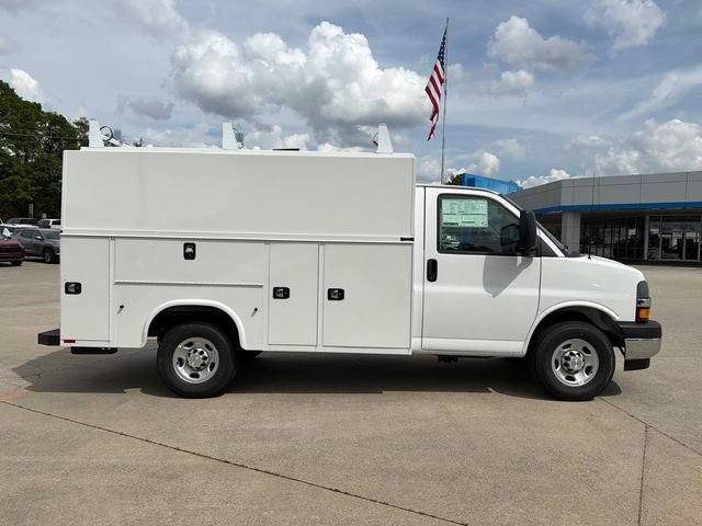 New 2026 Chevrolet Express 3500 w/ Power Convenience Package RWD image 4