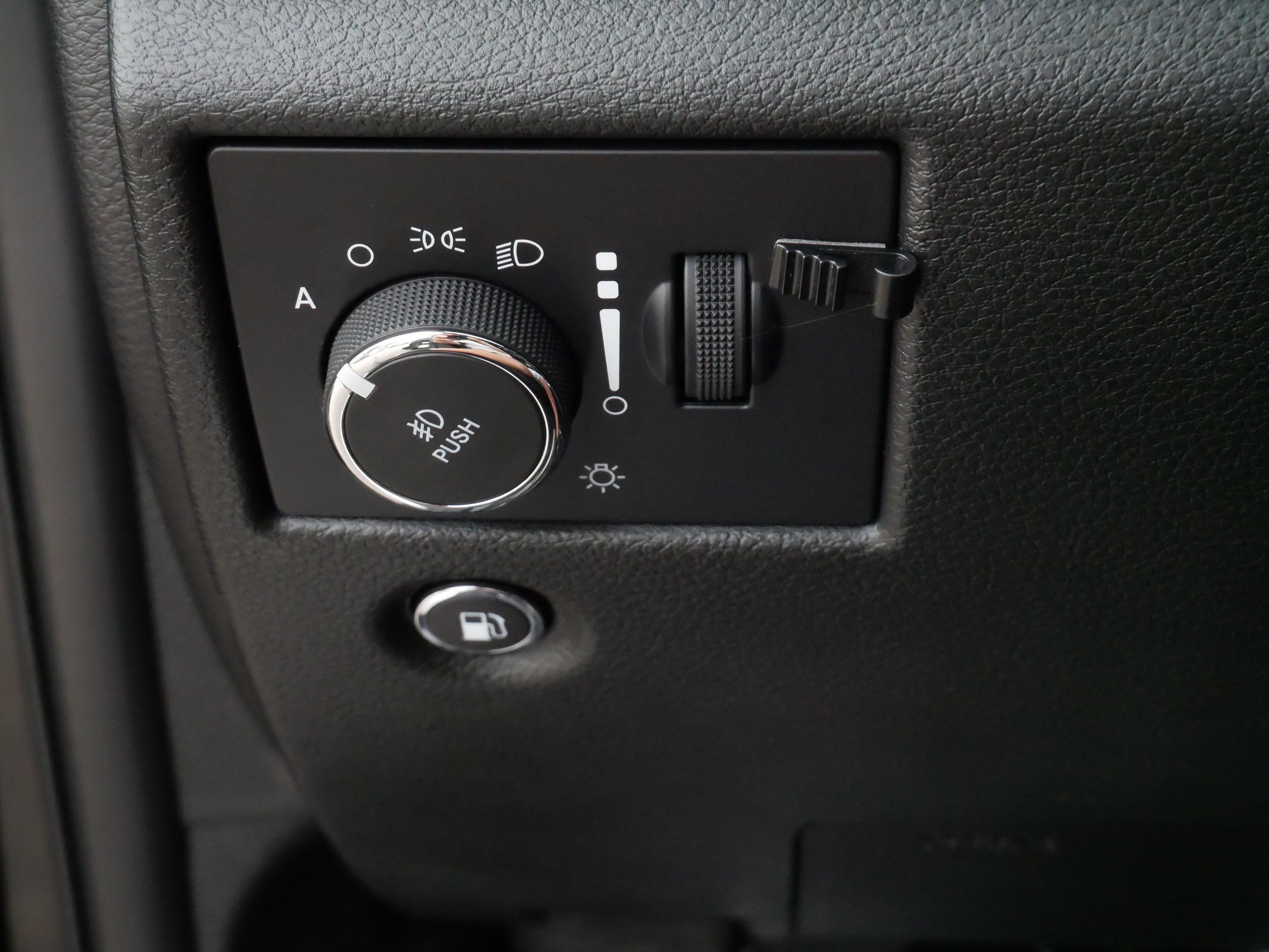 Used 2022 Jeep Grand Cherokee Laredo X AWD/4WD image 27