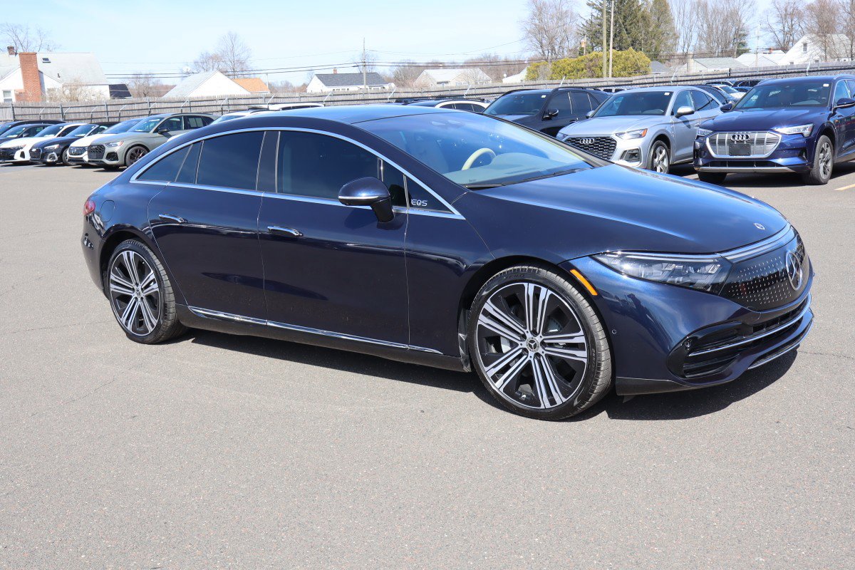 Used 2022 Mercedes-Benz EQS 580 4MATIC Sedan image 3