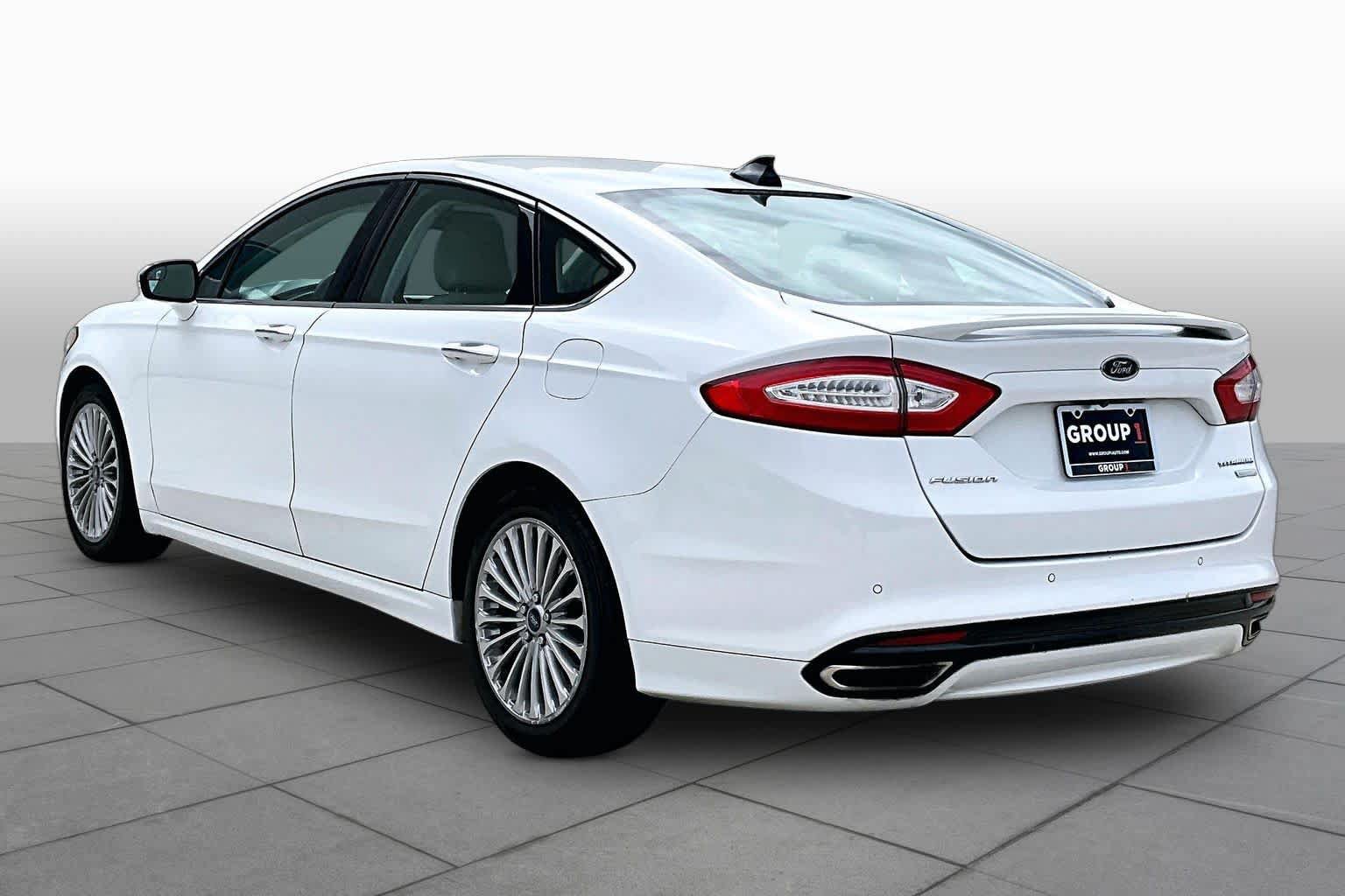 Used 2016 Ford Fusion Titanium FWD image 10