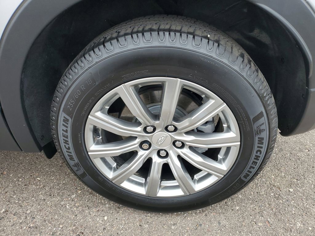 Used 2021 Cadillac XT4 Premium Luxury w/ Cold Weather Package AWD/4WD image 29