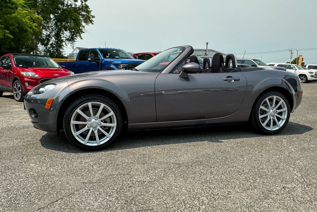 Used 2006 MAZDA MX-5 Miata Sport w/ Suspension Pkg RWD image 6
