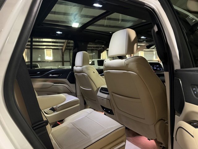 Used 2022 Cadillac Escalade Premium Luxury image 12