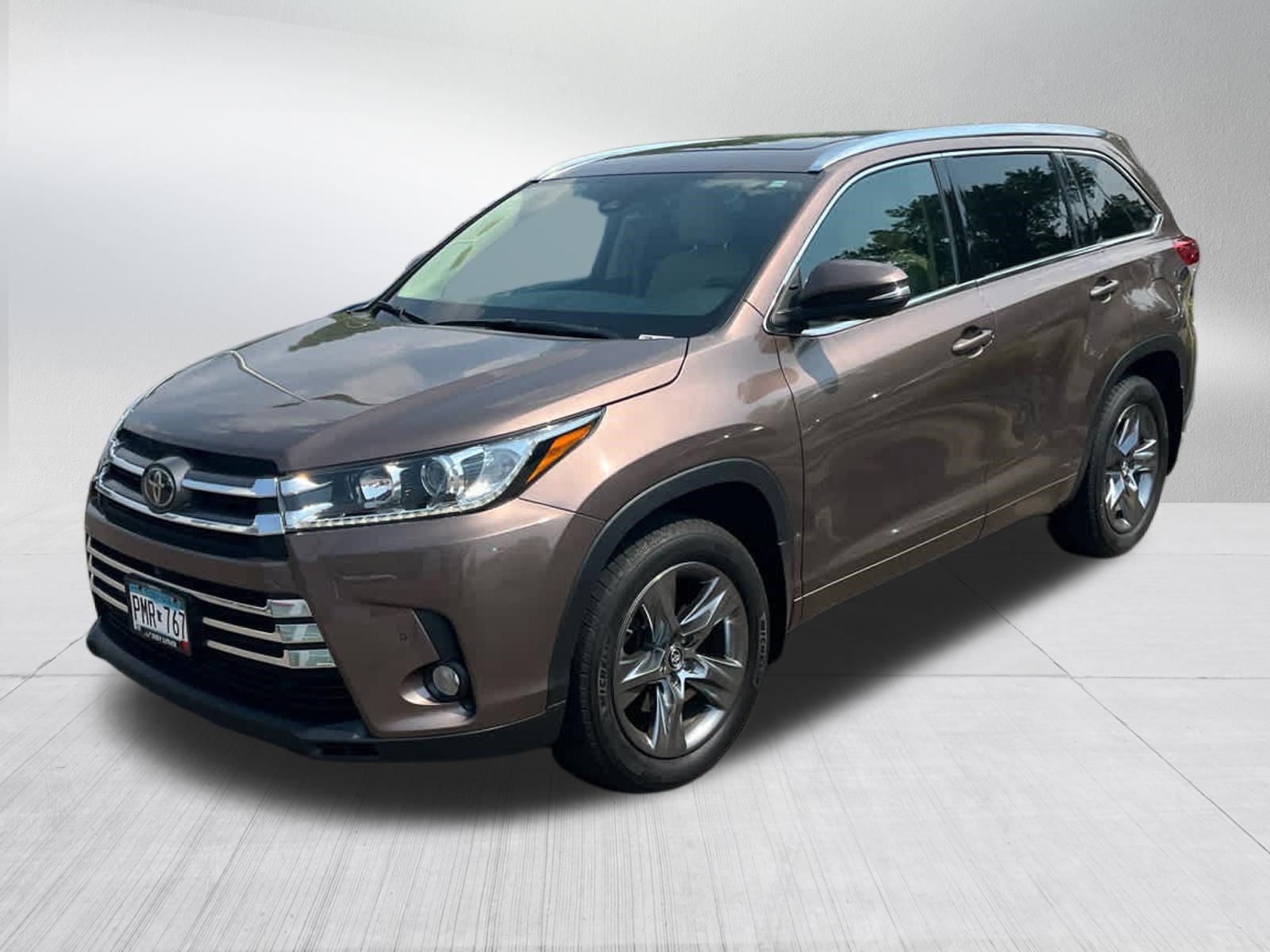 Certified 2017 Toyota Highlander Limited Platinum AWD/4WD image 3