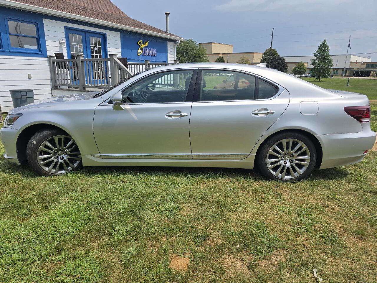 Used 2014 Lexus LS 460 AWD image 3