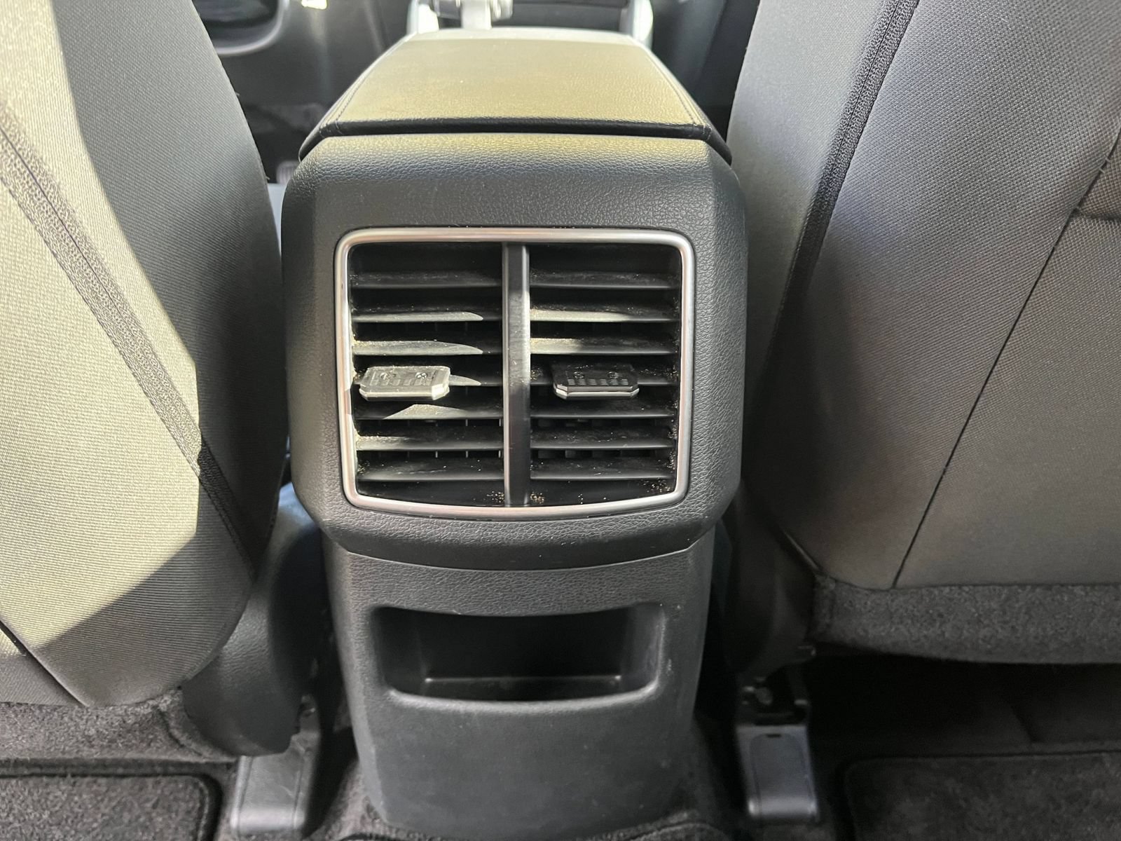 Used 2025 Kia Sportage LX FWD image 22