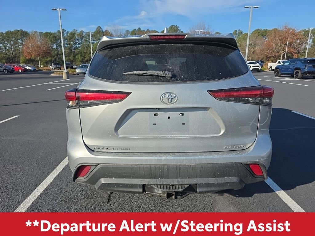 Used 2022 Toyota Highlander XLE image 8