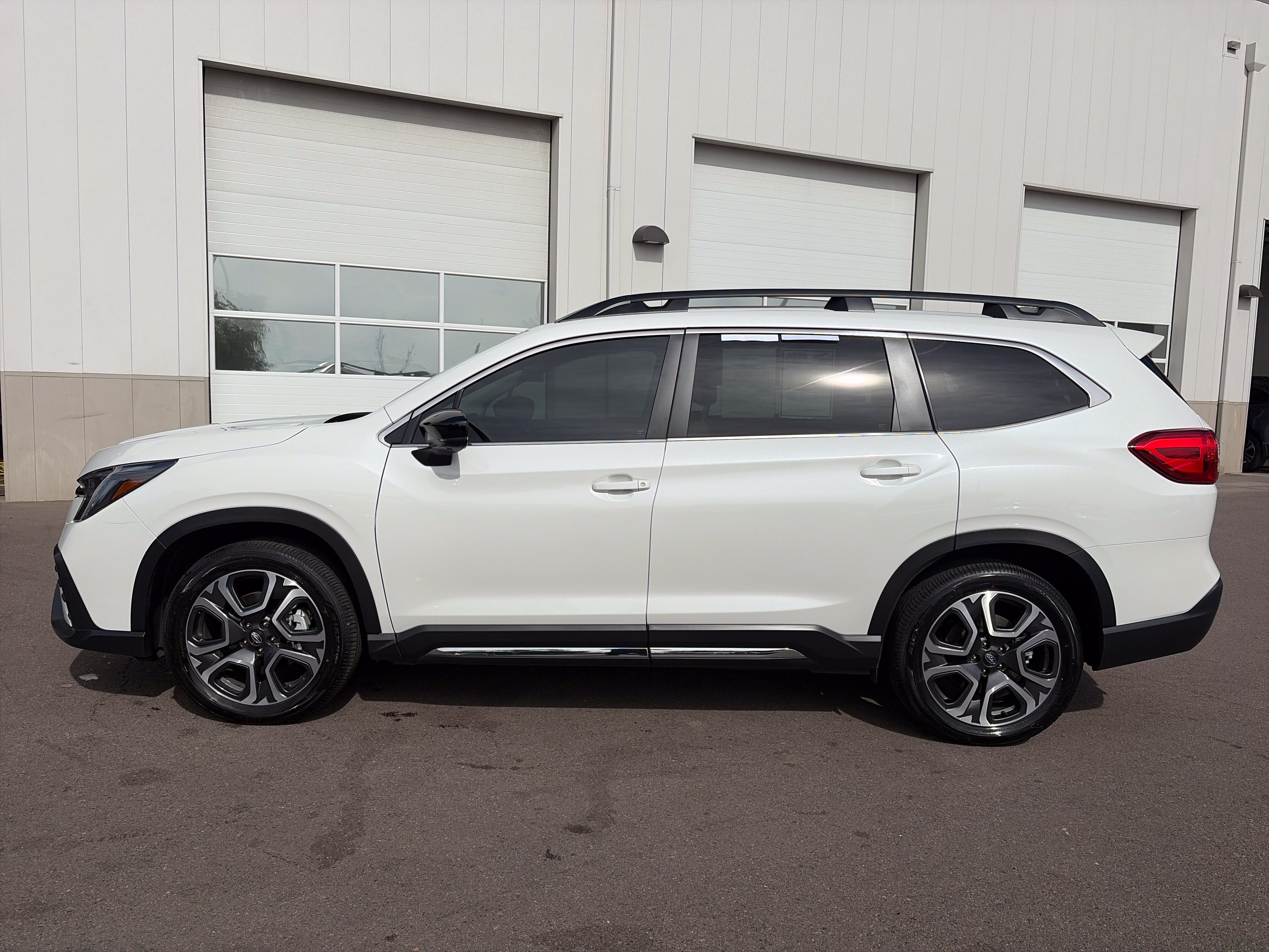 Certified 2024 Subaru Ascent Limited w/ Technology Package AWD/4WD image 8