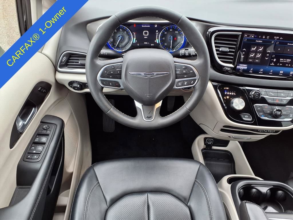 Used 2024 Chrysler Pacifica Touring-L FWD image 14