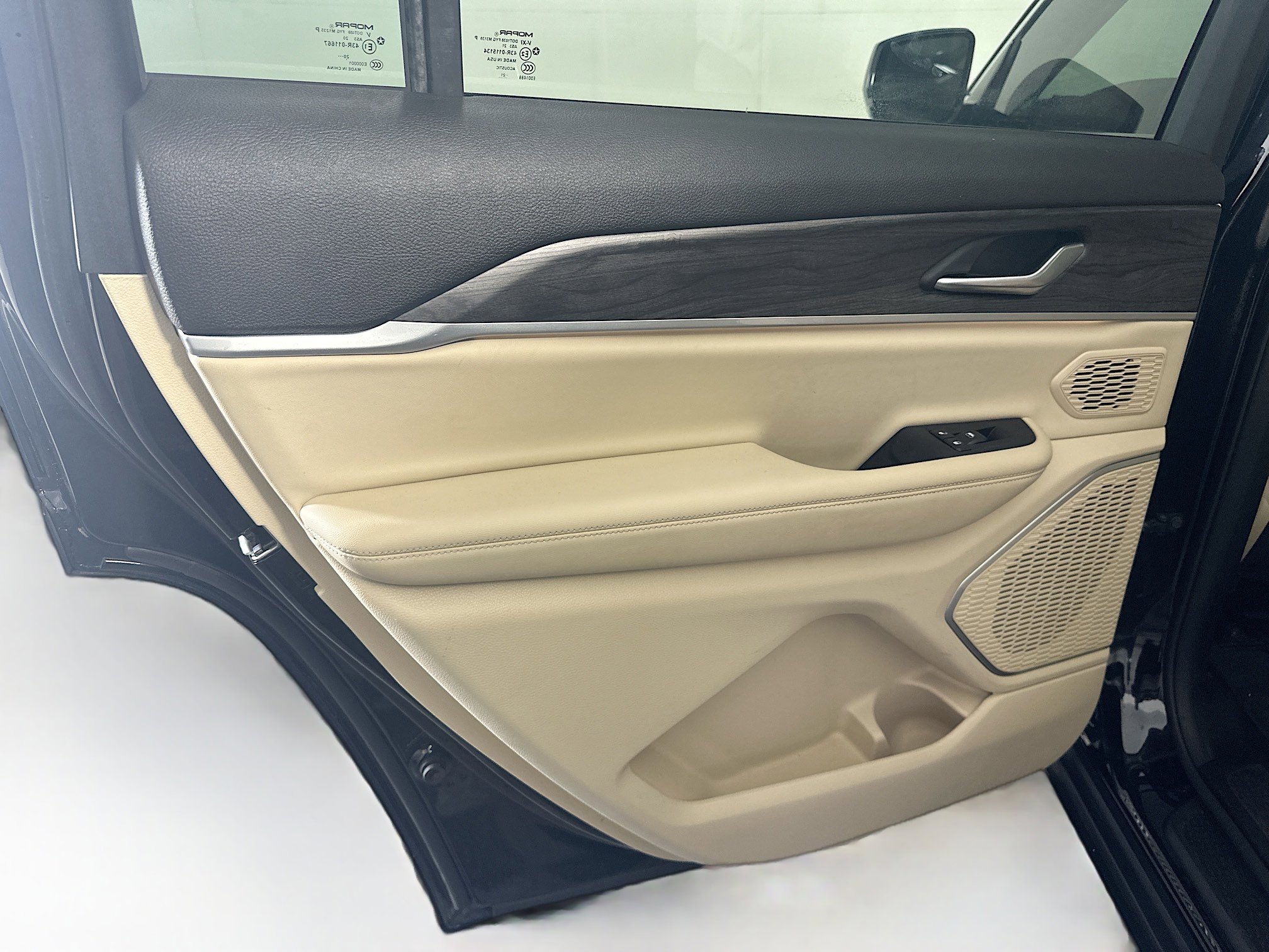 Used 2021 Jeep Grand Cherokee L Limited image 28