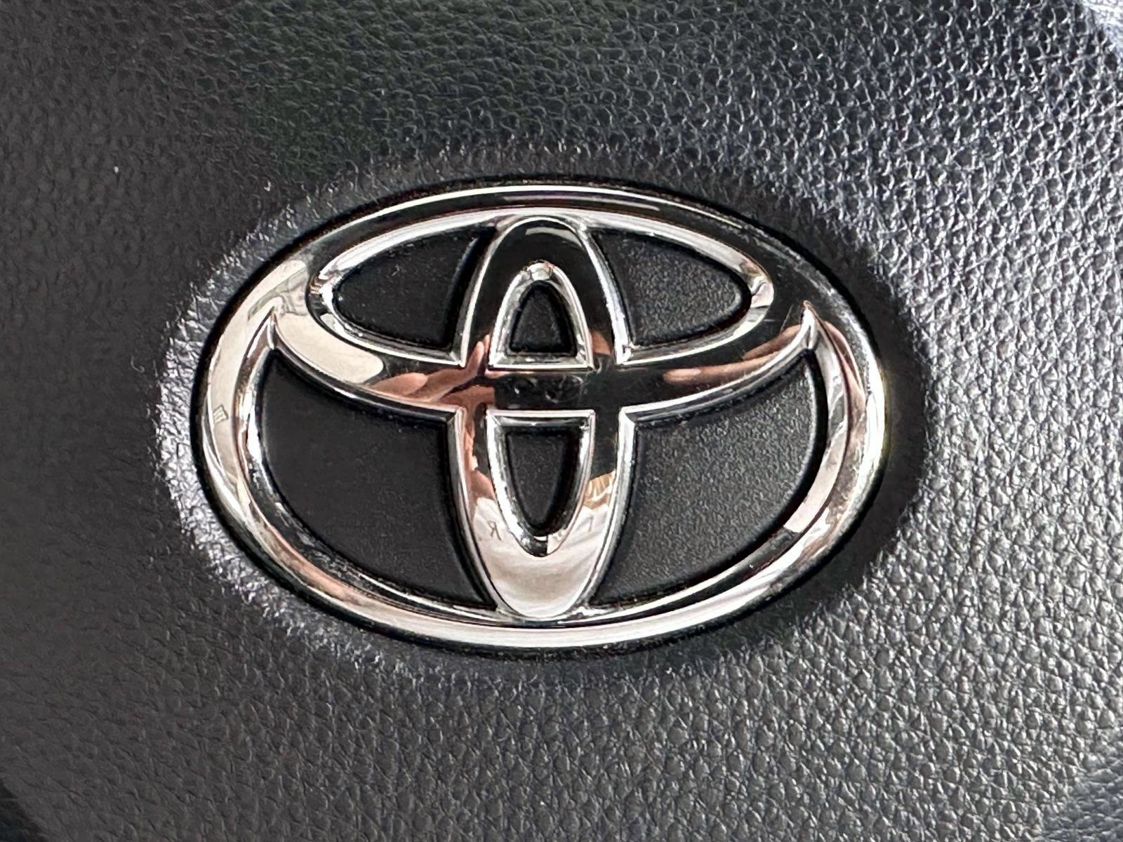 Used 2022 Toyota Corolla SE FWD image 19