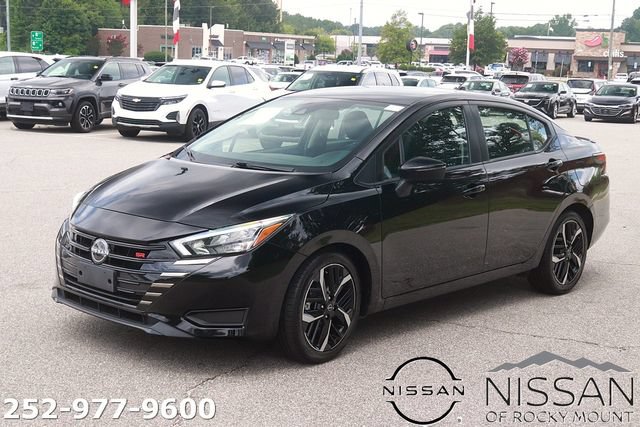 Used 2024 Nissan Versa SR FWD image 3