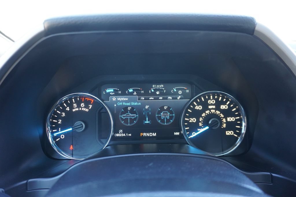 Used 2018 Ford F150 Lariat w/ Equipment Group 502A Luxury AWD/4WD image 15