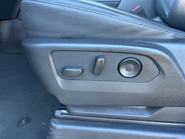 Used 2024 Chevrolet Suburban LT image 16