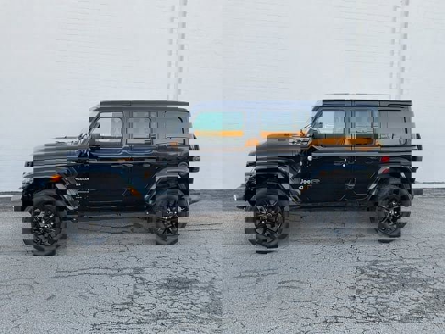 Used 2024 Jeep Wrangler Unlimited Sahara image 34