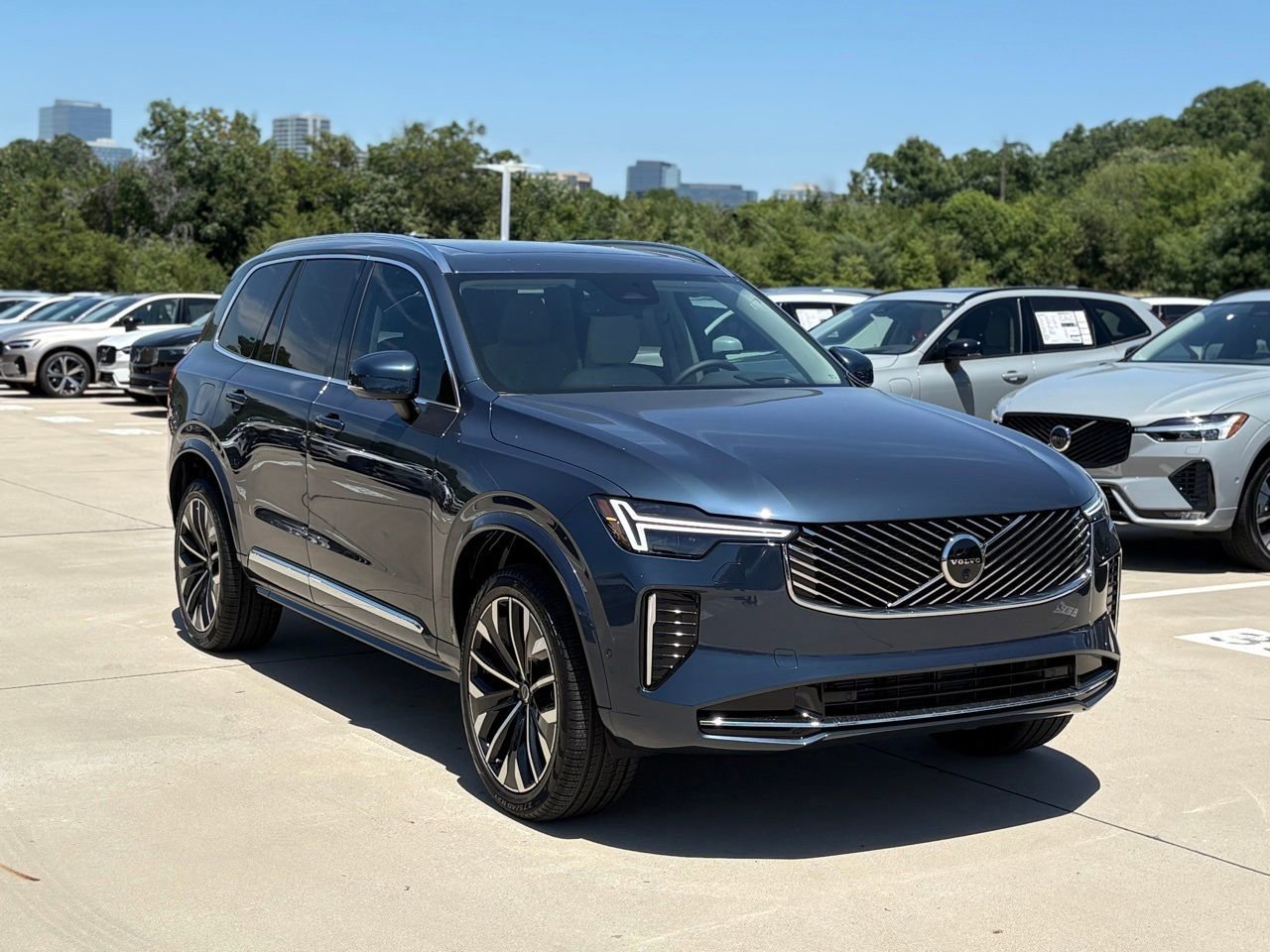 New 2026 Volvo XC90 B6 Ultra w/ Protection Package image 2