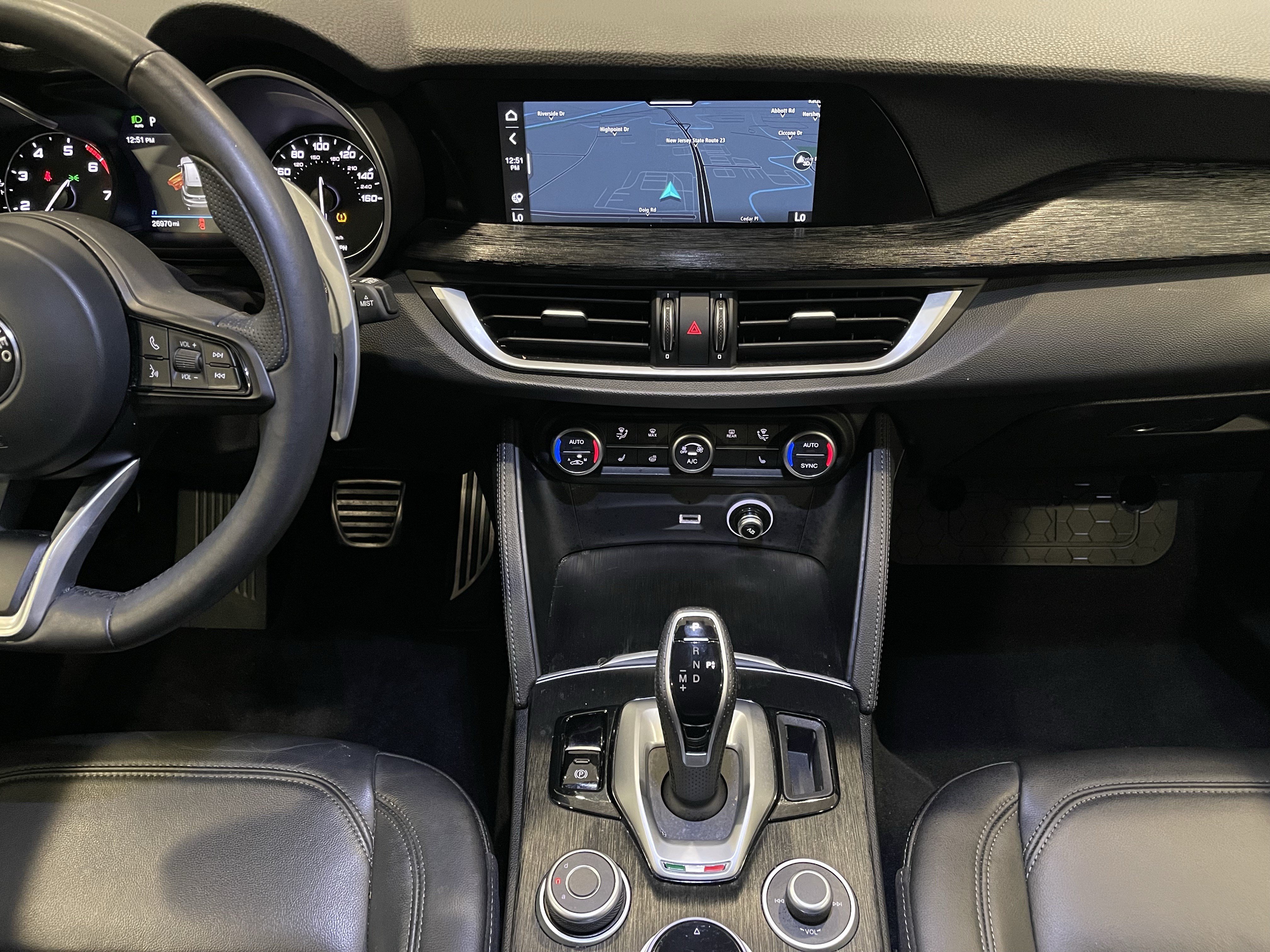 Used 2023 Alfa Romeo Stelvio Sprint AWD/4WD image 17