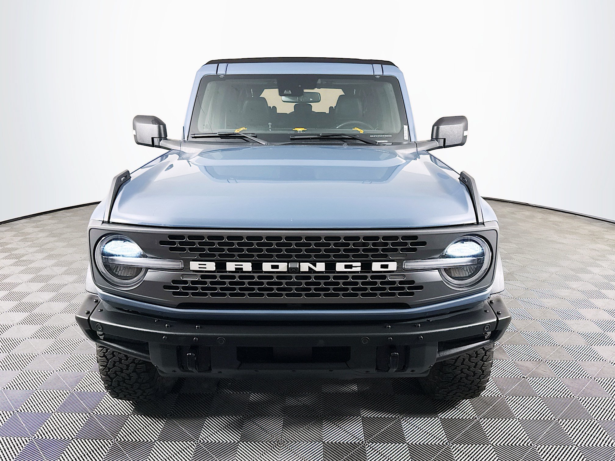 Used 2023 Ford Bronco Badlands AWD/4WD image 2