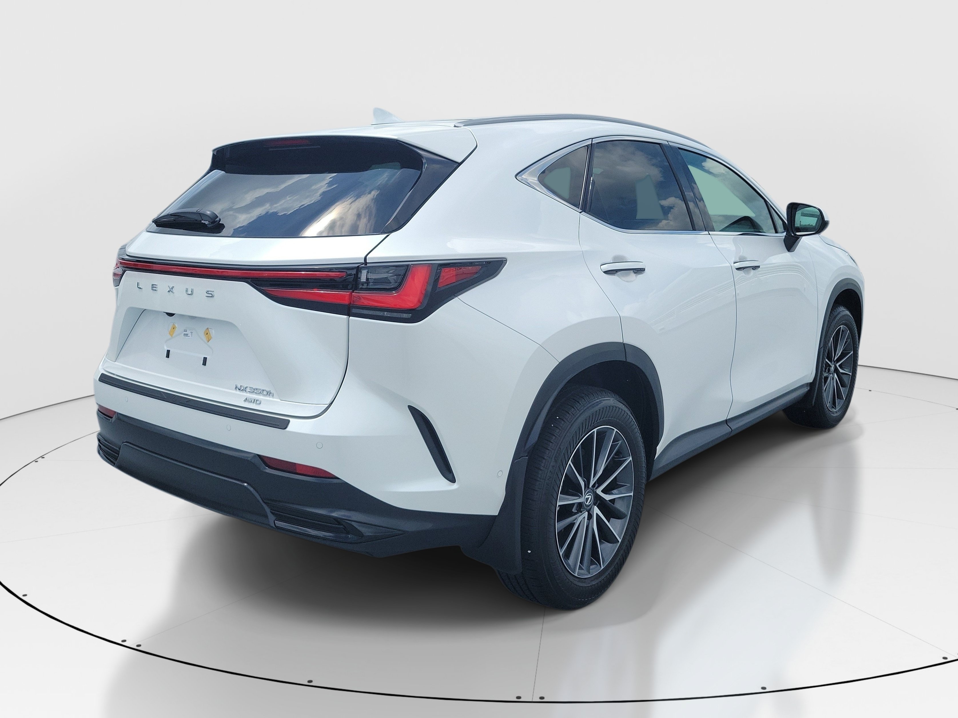 Used 2025 Lexus NX 350h AWD w/ Accessory Package (2T) image 6