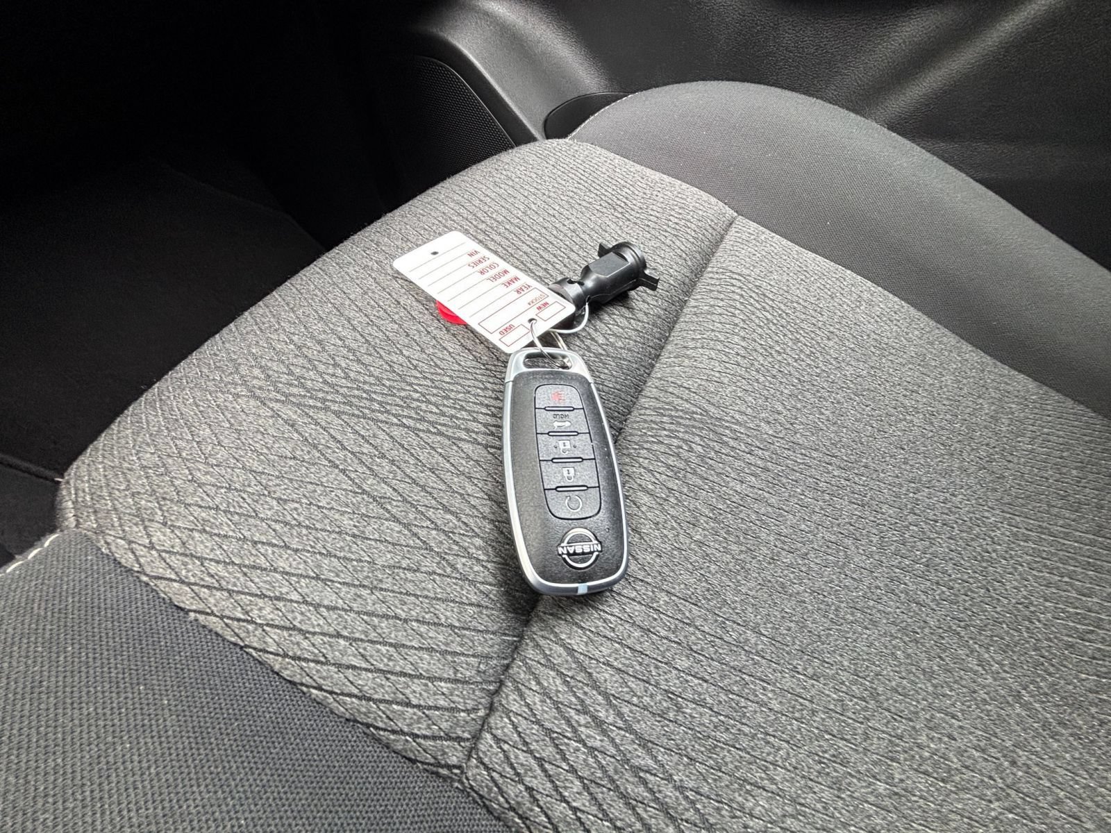 Used 2025 Nissan Rogue SV FWD image 26