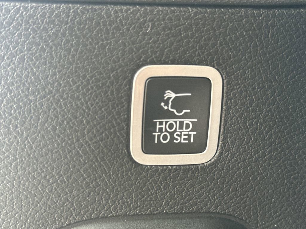 Used 2024 Jeep Wagoneer 2WD w/ Premium Group I image 20