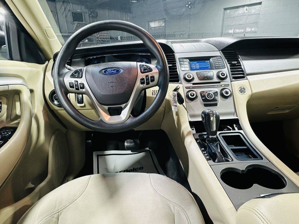 Used 2017 Ford Taurus SE FWD image 24