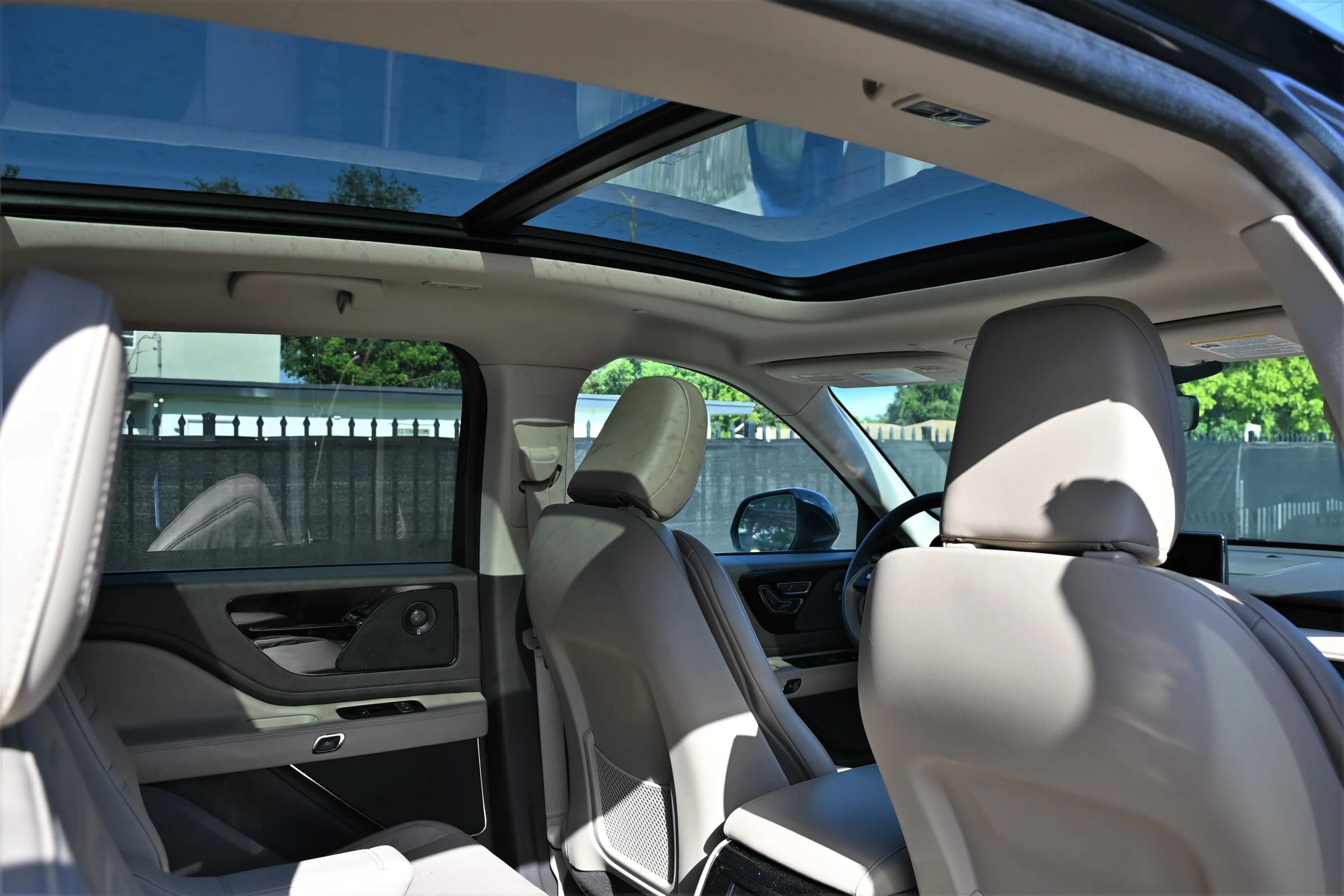 Used 2024 Lincoln Aviator Reserve w/ Equipment Group 201A RWD image 22