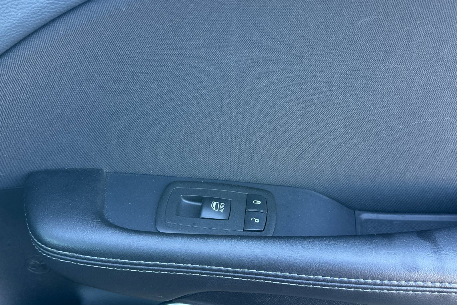 Used 2018 Dodge Challenger SXT w/ Blacktop Package image 19