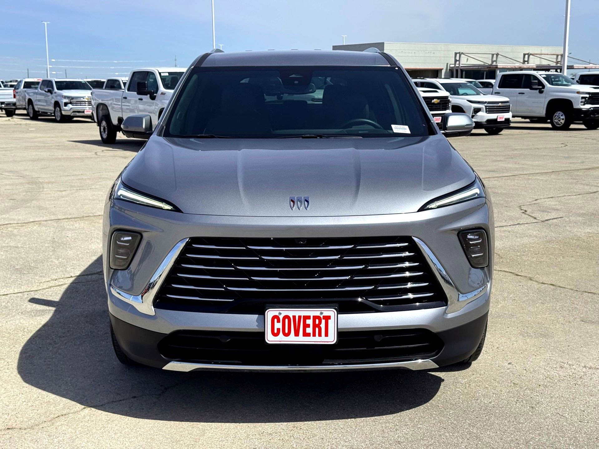 Used 2025 Buick Enclave Preferred image 3