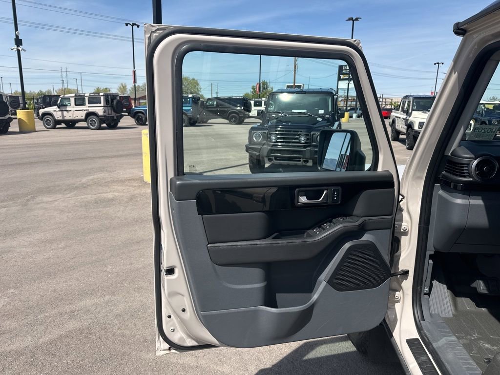 Used 2025 INEOS Grenadier Fieldmaster Edition image 15