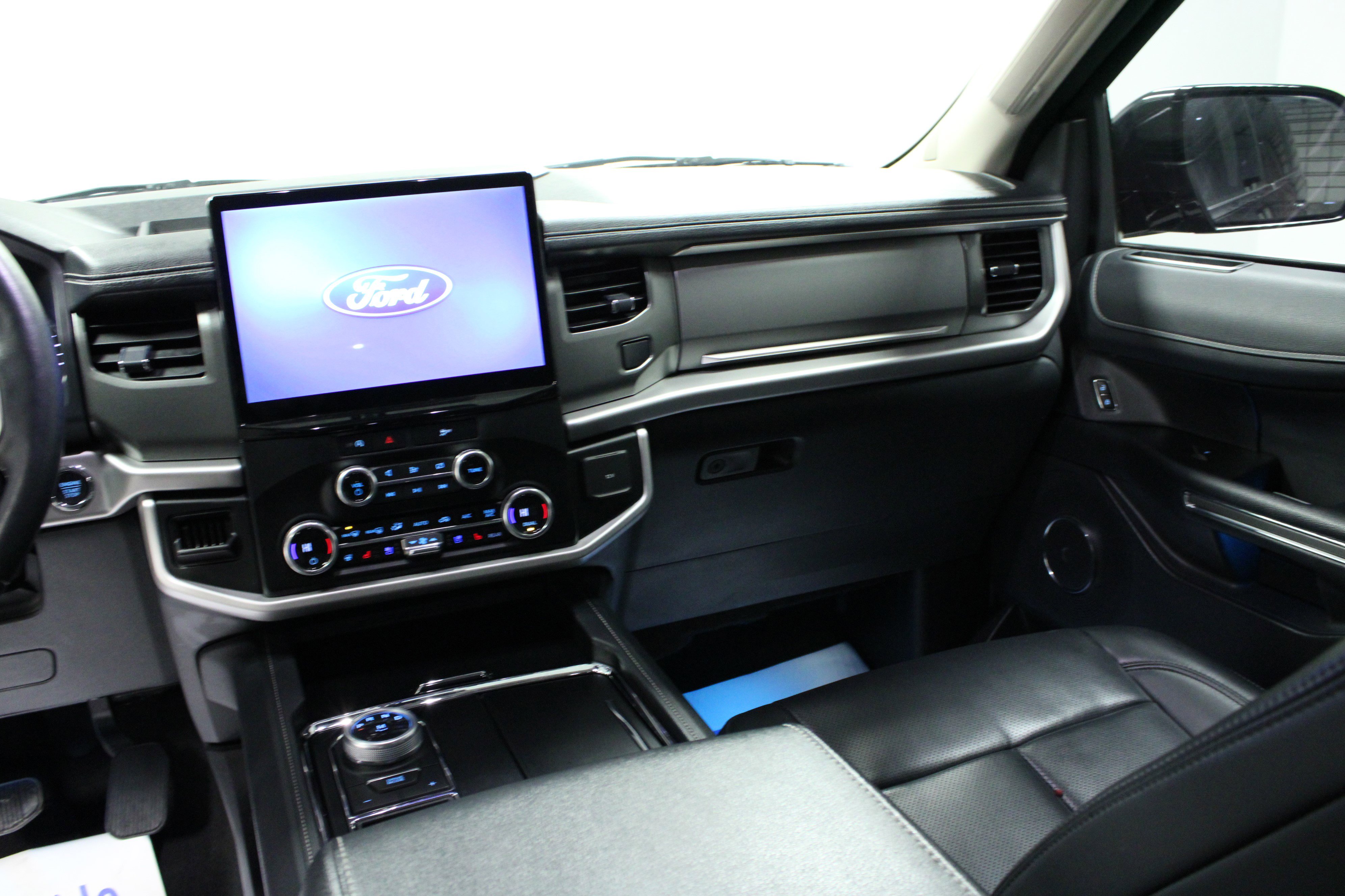 Used 2024 Ford Expedition XLT image 20