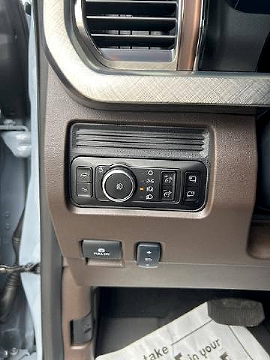 New 2025 Ford F250 King Ranch w/ Chrome Package image 21